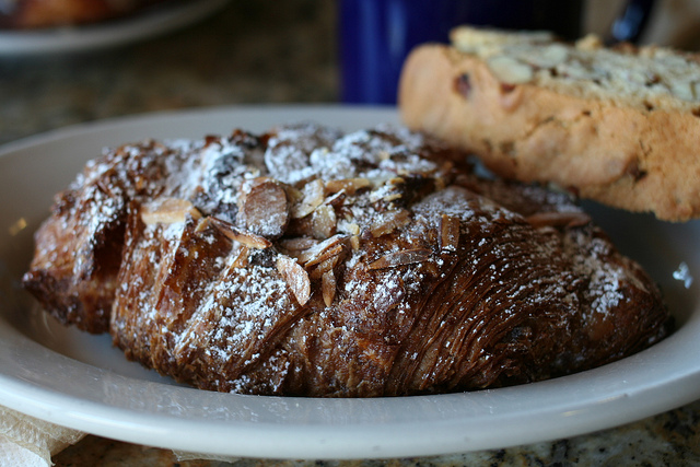 Le Caprice DC Cafe Bakery: Pick Up French Pastries, Bread, and More for Your Friends at Allegro